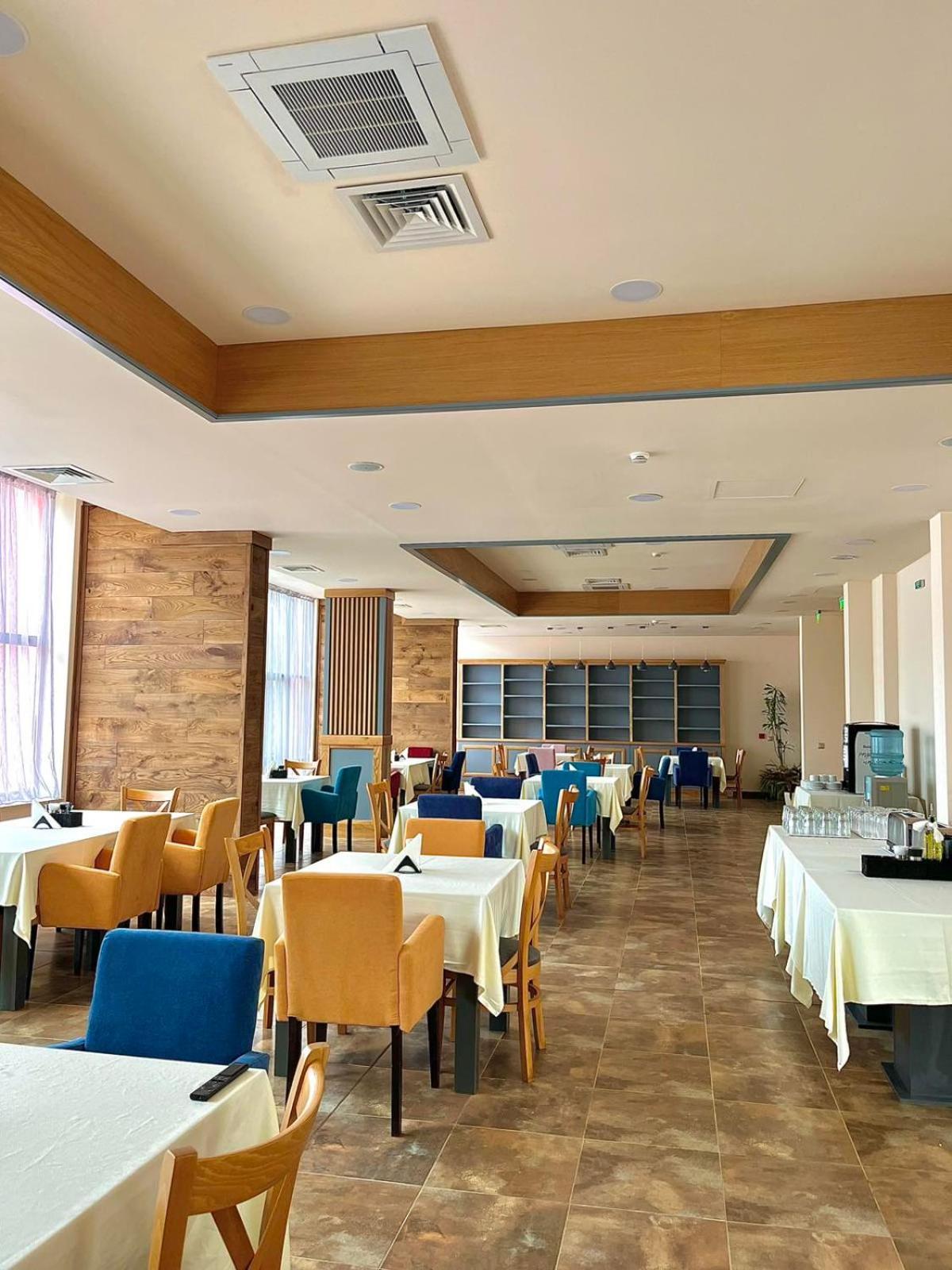 City Plaza Botevgrad Eksteriør billede